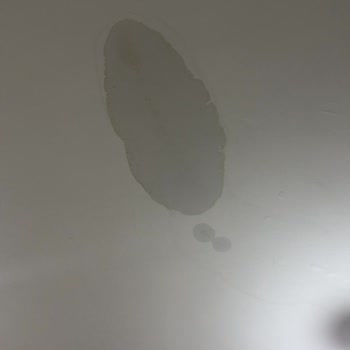 TOKİ Bayraklı'da Çatıdaki Eksik İşçilik Sonucu Sürekli Su Sızıntısı Ve Ev Hasarı