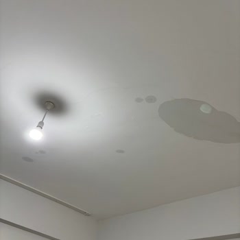 TOKİ Bayraklı'da Çatıdaki Eksik İşçilik Sonucu Sürekli Su Sızıntısı Ve Ev Hasarı