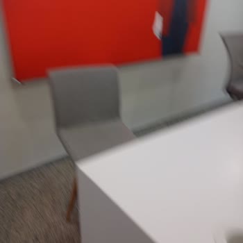 Şube Müdürünün Çalışanları Soğukta Bırakması Ve Güvenlik Görevlisini Yetkisiz İşlere Yönlendirmesi