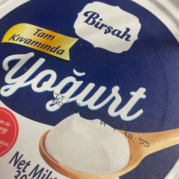 Geçmiş Son Kullanma Tarihli Yoğurt Satışı Müşteri Sağlığını Tehdit Ediyor