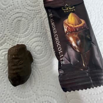 Hurmacı Müşfik Çikolatalı Hurmadan Kıl Çıktı