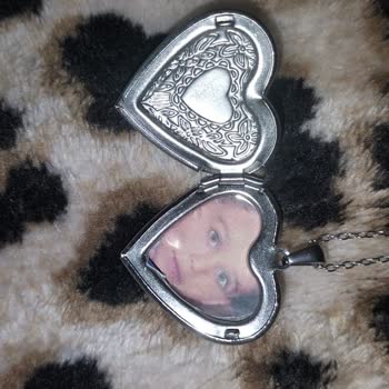 Ek Ücret Ödedim, Çift Fotoğraflı Kolye Tek Fotoğraf Ve Yanlış Model Olarak Geldi