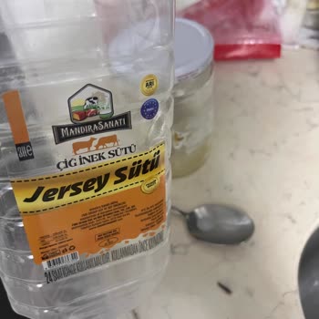 Peynirci Baba Şubesinde Süt İçinde Böcek Bulundu: Gıda Güvenliği İhlali