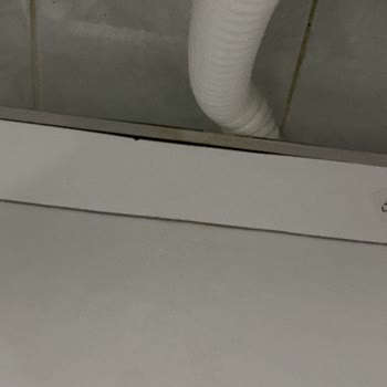 İkinci El Şişmiş Banyo Dolabı Ve Eksik İşçilik