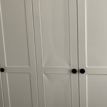 Dolap Kapaklarındaki Kabarma Ve Değişim Sürecindeki Gecikme