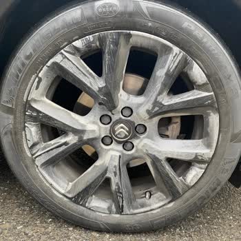 Otoparktaki Arızalı Bariyer Nedeniyle Lastik Patlaması, Maddi Zarar Ve Umursamaz Personel