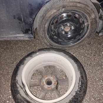 Derin Çukur Nedeniyle Jetta Jant Ve Lastiği Hasar Gördü, Belediyenin Harekete Geçmesi Gerekiyor