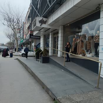 İGS İmajı Kullanan Mağaza Yanıltıcı Tabelası Ve Defolu Ürünleriyle Müşteriyi Mağdur Ediyor