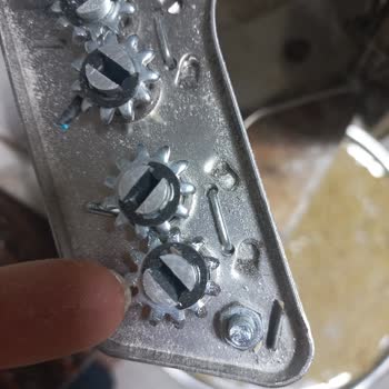 BİM Hamur Makinesinde Çarklar Kırıldı, Kullanılamaz Halde