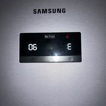 Samsung Buzdolabım Sürekli 06/e Hatası Veriyor, Soğutmuyor: Değişim Talebi