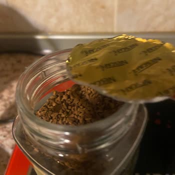 Nescafe Blend 37 Paketi Yarı Dolu Çıktı: Kalite Kontrol İhmal Edildi