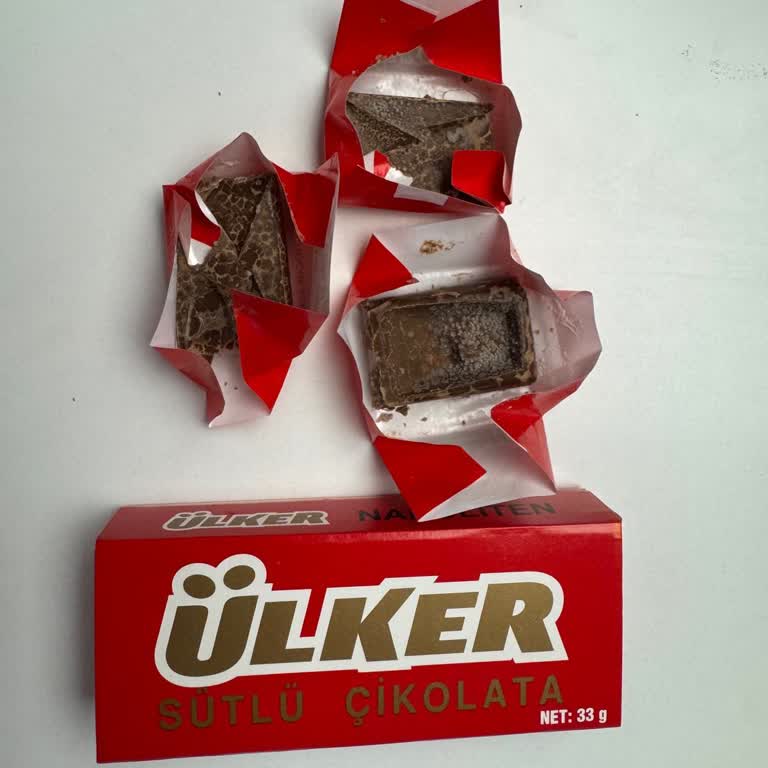 Küflü Ülker Sütlü Çikolata Napoliten Ürünü Sağlık Riski Oluşturuyor, Geri Çekilmesi Gerekiyor