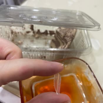 Serel Helvasında Yabancı Plastik Parça Çıktı Sağlık Riski Oluştu