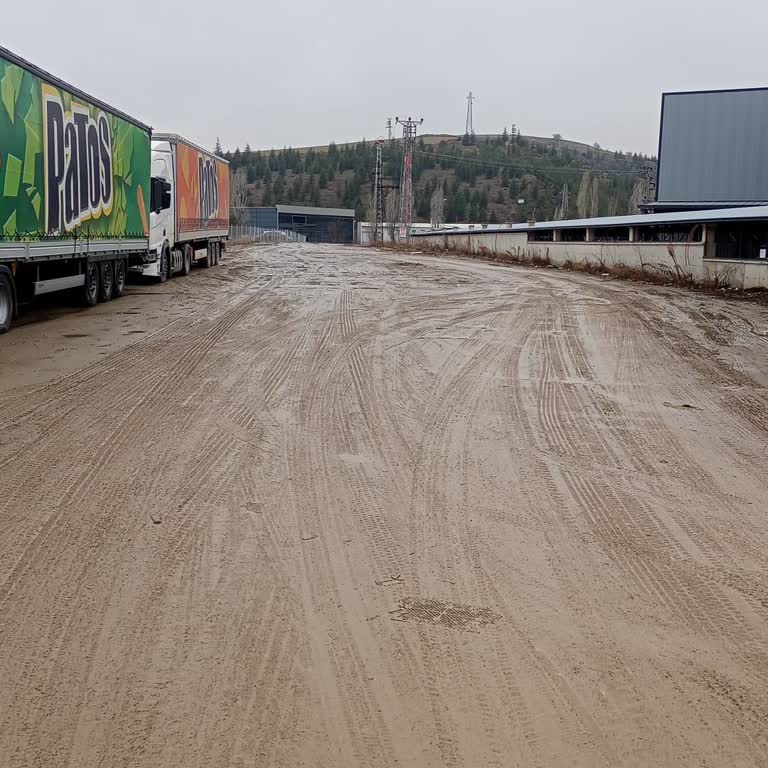 Ankara Büyükşehir Belediyesi Mamak’taki Köfteci Yusuf Bağlantı Yolunun Asfaltlanması Gerekiyor