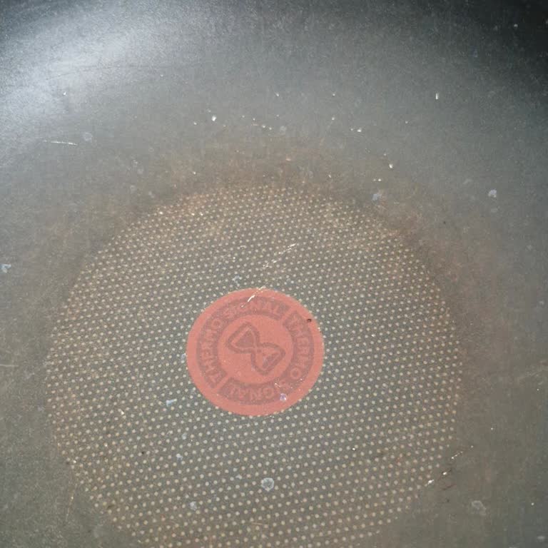 Tefal Tenceremde Kapağın Vidası Çıktı, Kullanımı Güvensiz Ve Çizikler Belirlendi!