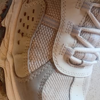 Kısa Sürede Yırtılan Skechers Ayakkabı İçin Değişim Ve Tazminat Talebi