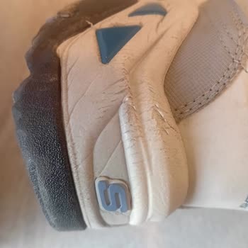 Kısa Sürede Yırtılan Skechers Ayakkabı İçin Değişim Ve Tazminat Talebi