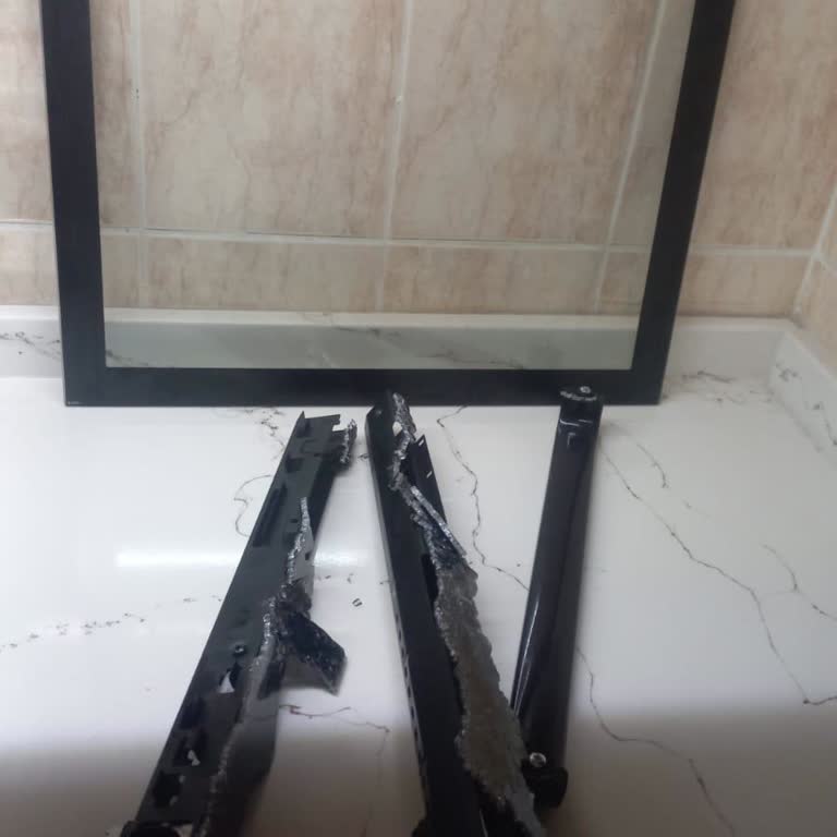 Hoover Ankastre Fırın Camı Kapalıyken Patladı, Garanti Kapsamı Dışında Söylendi