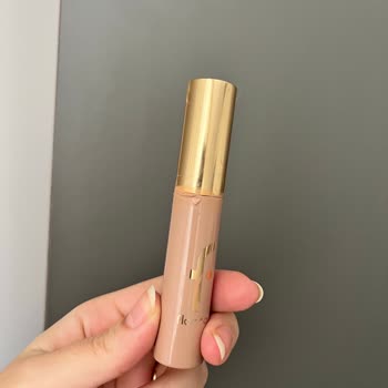 Kapatıcı Ağızdan Sızıyor Ve Makyaj Çantamı Kirletiyor