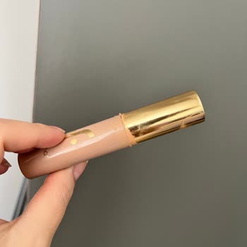 Kapatıcı Ağızdan Sızıyor Ve Makyaj Çantamı Kirletiyor