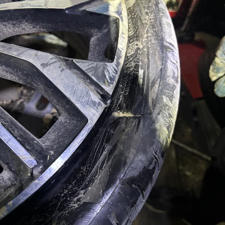 Togg T10F'de Sürekli Lastik Patlamaları Ve Yedek Lastik Eksikliği