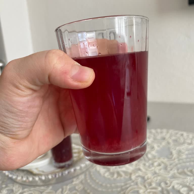 Zühre Ana Karadut Özü'nde Kalite Düşüşü: Sulu Kıvam, Bulanık Renk Ve Farklı Aroma