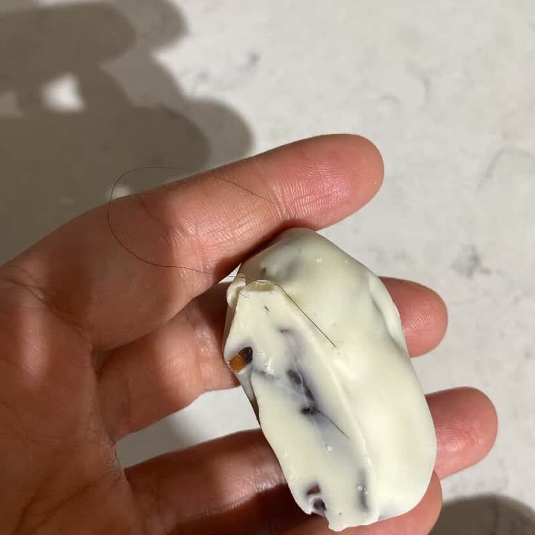 Hurmahal Çikolatalı Hurmanın İçinden Saç Teli Çıktı!