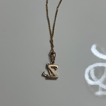 Kararmayacağı Söylenen Kolyenin Hızlı Kararması