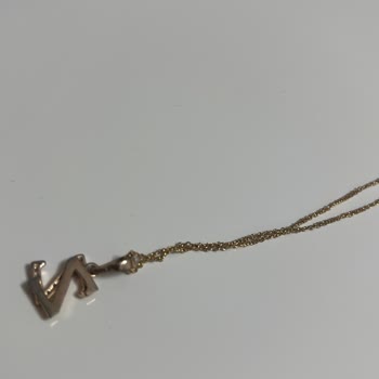 Kararmayacağı Söylenen Kolyenin Hızlı Kararması