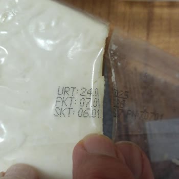 İstanbul Kartal Topselvi'de Peysan Tulum Peynirinde Kıl Bulunması Ve Yetersiz Çözüm