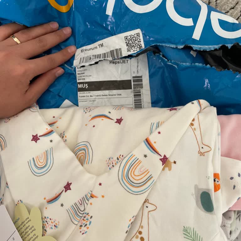 Sipariş Tamamlandı Görünüyor Ama Ürünler Ve Fatura Eksik