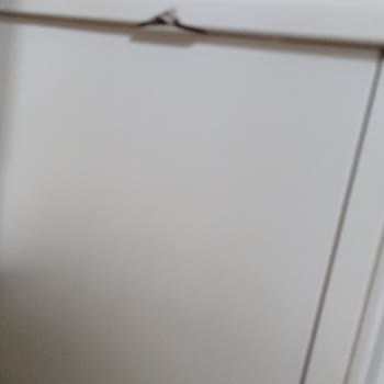 Garanti Kapsamındaki Komodindeki Ezik İçin Servisin İlgisizliği