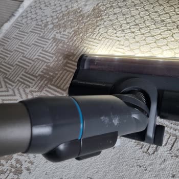 Philips Ev Aletleri 8000 Süpürge Tozları Geri Üfleyip Servis Hasarıyla Sorun Yaşıyor