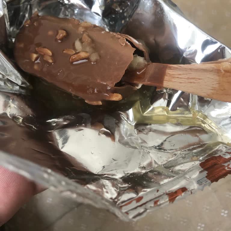 Manisa Akhisar Şok Mağazasında Dondurmalar Eridi, İade Talebi