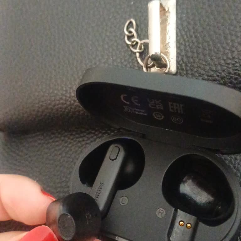 Philips Bluetooth Kulaklık Sağ Taraf Ses Düşüklüğü İçin Değişim İsteği