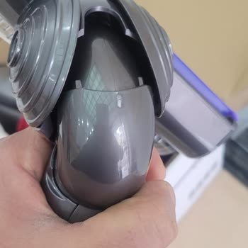 Dyson V11 Süpürge Batarya Çatlağı Ve Onarılmış Görünümü İçin İade Talebi