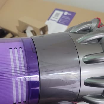 Dyson V11 Süpürge Batarya Çatlağı Ve Onarılmış Görünümü İçin İade Talebi