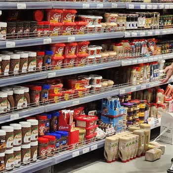 Bursa Özdilek AVM’de Ürün Yerleştirme Özensizliği Ve Hijyen İhmali