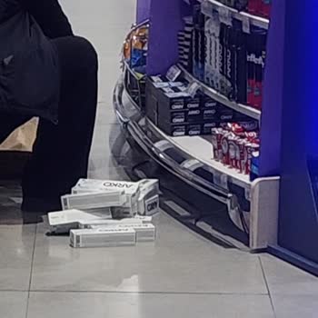 Bursa Özdilek AVM’de Ürün Yerleştirme Özensizliği Ve Hijyen İhmali