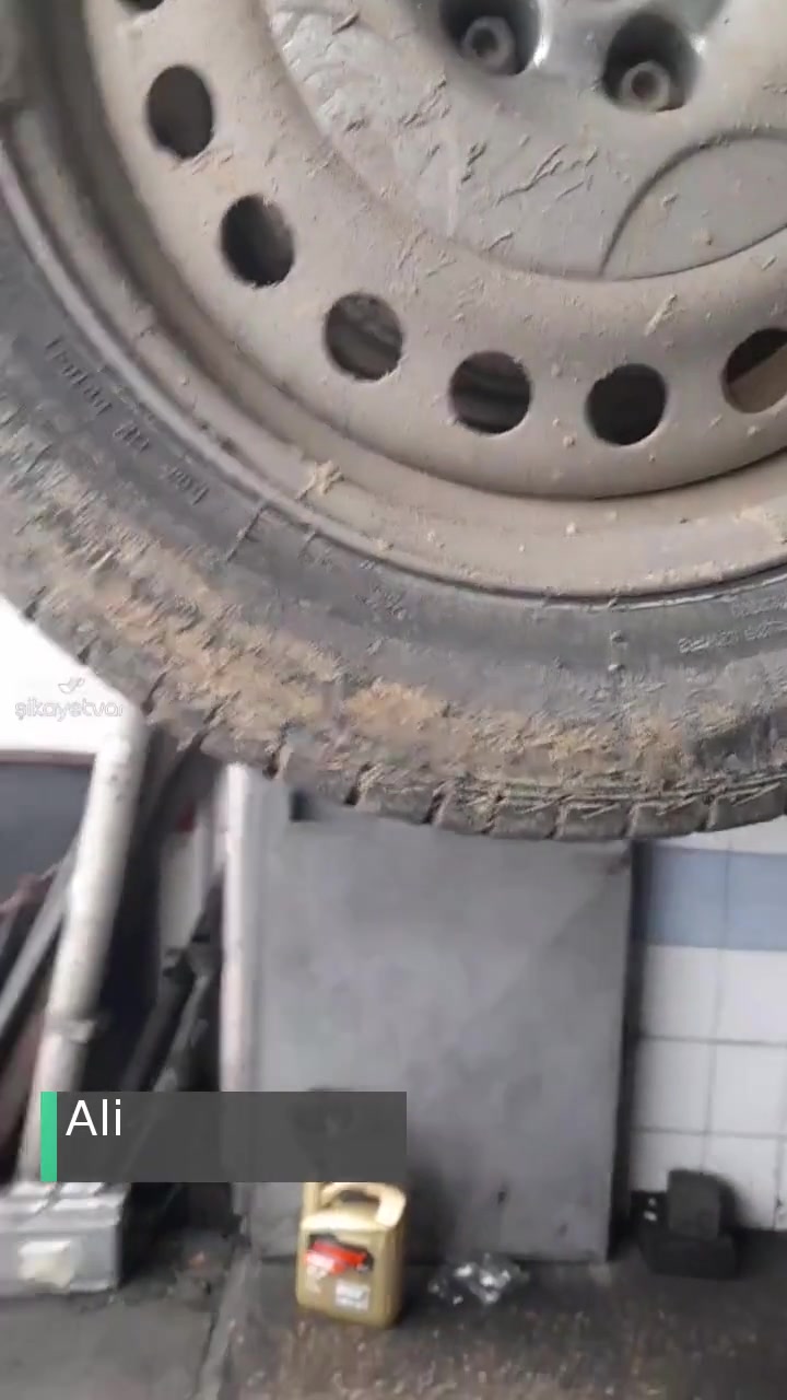 Başakşehir Belediyesi Yapılmayan Yol Arabamı Mahvetti! videonun kapak resmi