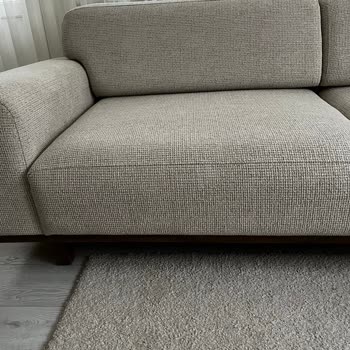 Hardy Üçlü Koltukta Çökük Ve Yamuk Oturma Kısmı