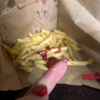 Burger King Menüsünde Taş Benzeri Yabancı Madde Ve Acil Şube Denetimi Talebi