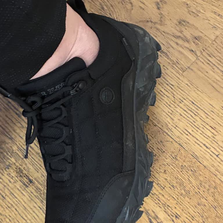 Greyder Botunun Kaygan Tabanı Müşteriyi Düşürerek Sağ Kolunda Şiddetli Ağrıya Yol Açtı