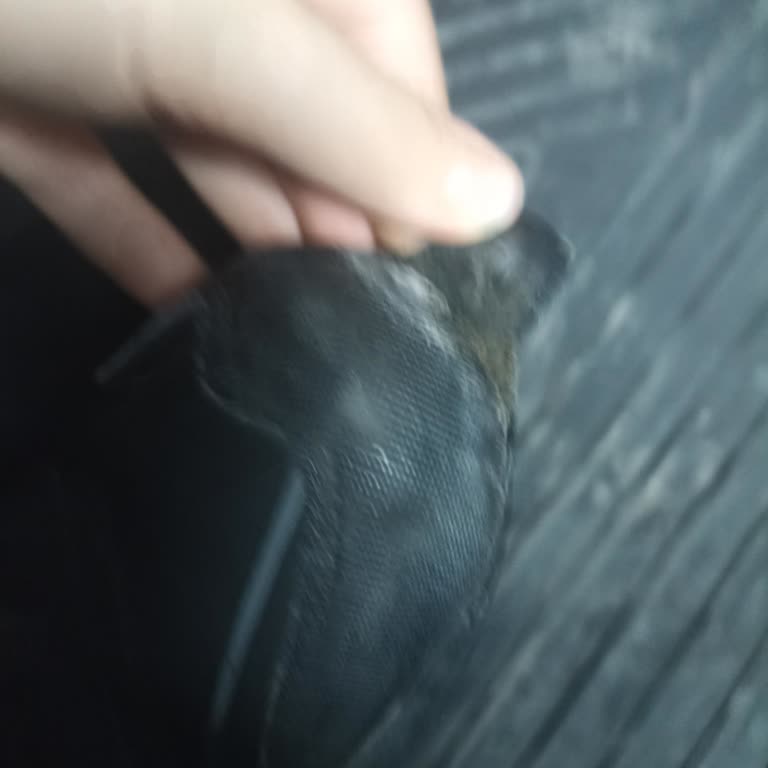 Çocuk Botunun Burun Kısmı Bir Ay İçinde Koptu Ve Garanti Bilgisi Verilmedi