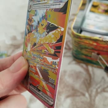 Sahte Pokemon Kartları Aldım, Orijinal Ürünle Değişim Talep Ediyorum