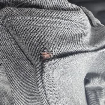 Sadece Bir Kez Giyilen Pantolonlarda Dikiş Yırtılması Ve Tüylenmeye Değişim Talebi