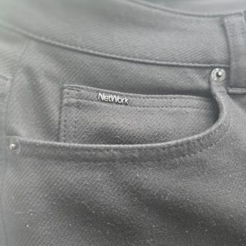 Sadece Bir Kez Giyilen Pantolonlarda Dikiş Yırtılması Ve Tüylenmeye Değişim Talebi