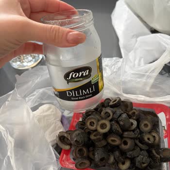 Küflü Zeytin Ürünü İçin Ücret İadesi Talebi