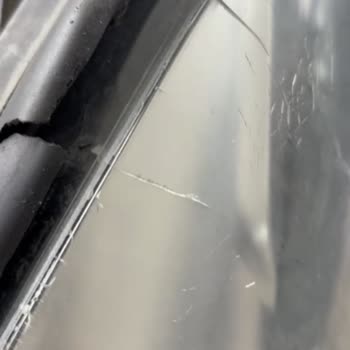 Aykan Adana'dan Aldığım Mercedes C180'de Kırık Far Camı Ve Su Girişi Satışta Açıklanmadı, Tamir Masraflarımın İadesi Talebi