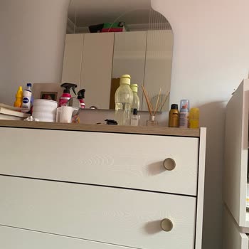 Divan Ev'den Yanlış Montaj, Kırık Yatak Odası Takımı Ve Duvardaki Hasar Şikayeti